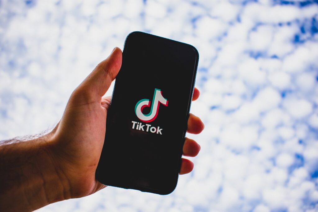L'application Tiktok dans un smartphone
