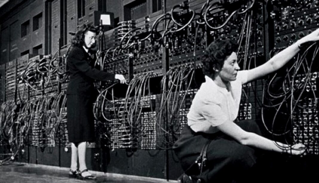 Les femmes en programmant l'ordinateur ENIAC