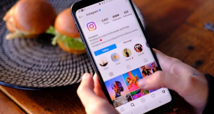 L'application Instagram ouvert dans un smartphone