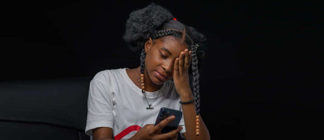 Shella_Article Cyberharcelement_BUSTEK MEDIA Shella. Photo prise par Cebastien PETIT pour BUSTEK MEDIA.